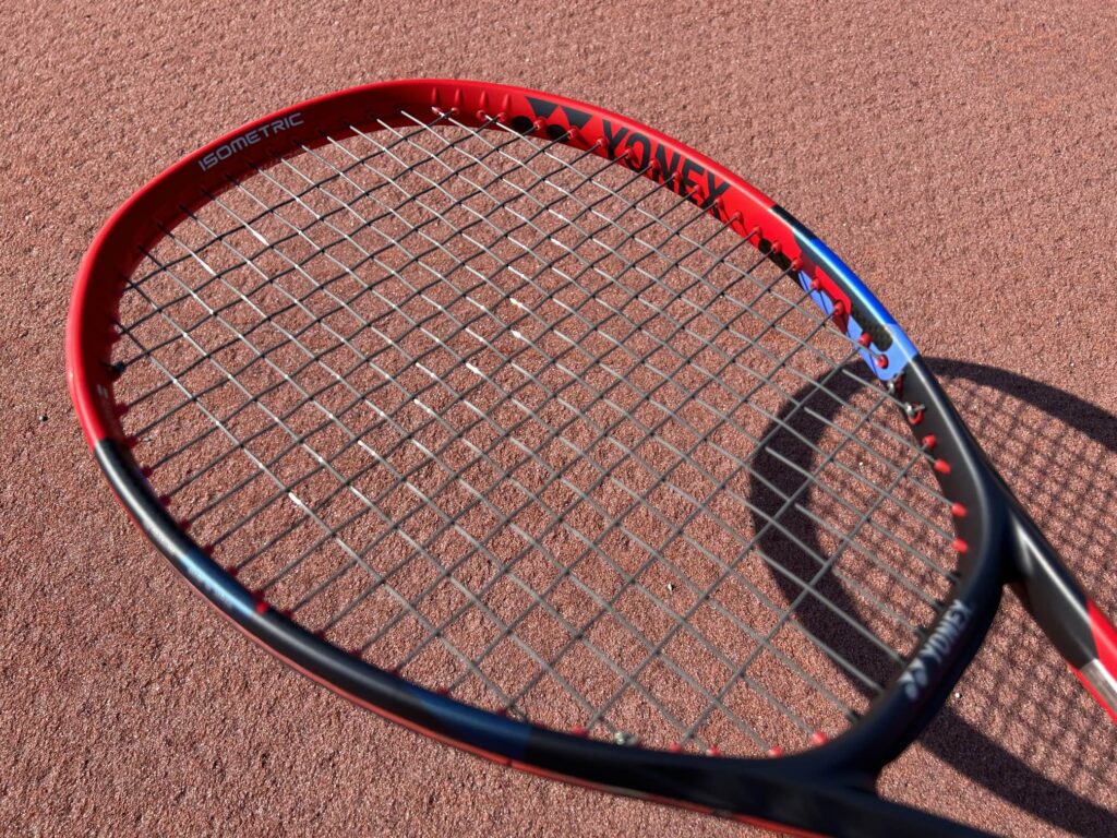 YONEX VCORE 100 硬式テニスラケット ガット:ポリツアープロ Amazon 